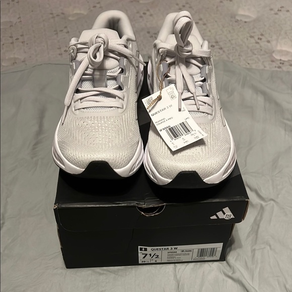 Adidas Questar 3 Women’s Light Gray Ombré Running Shoes - BRAND NEW!! - Picture 5 of 7